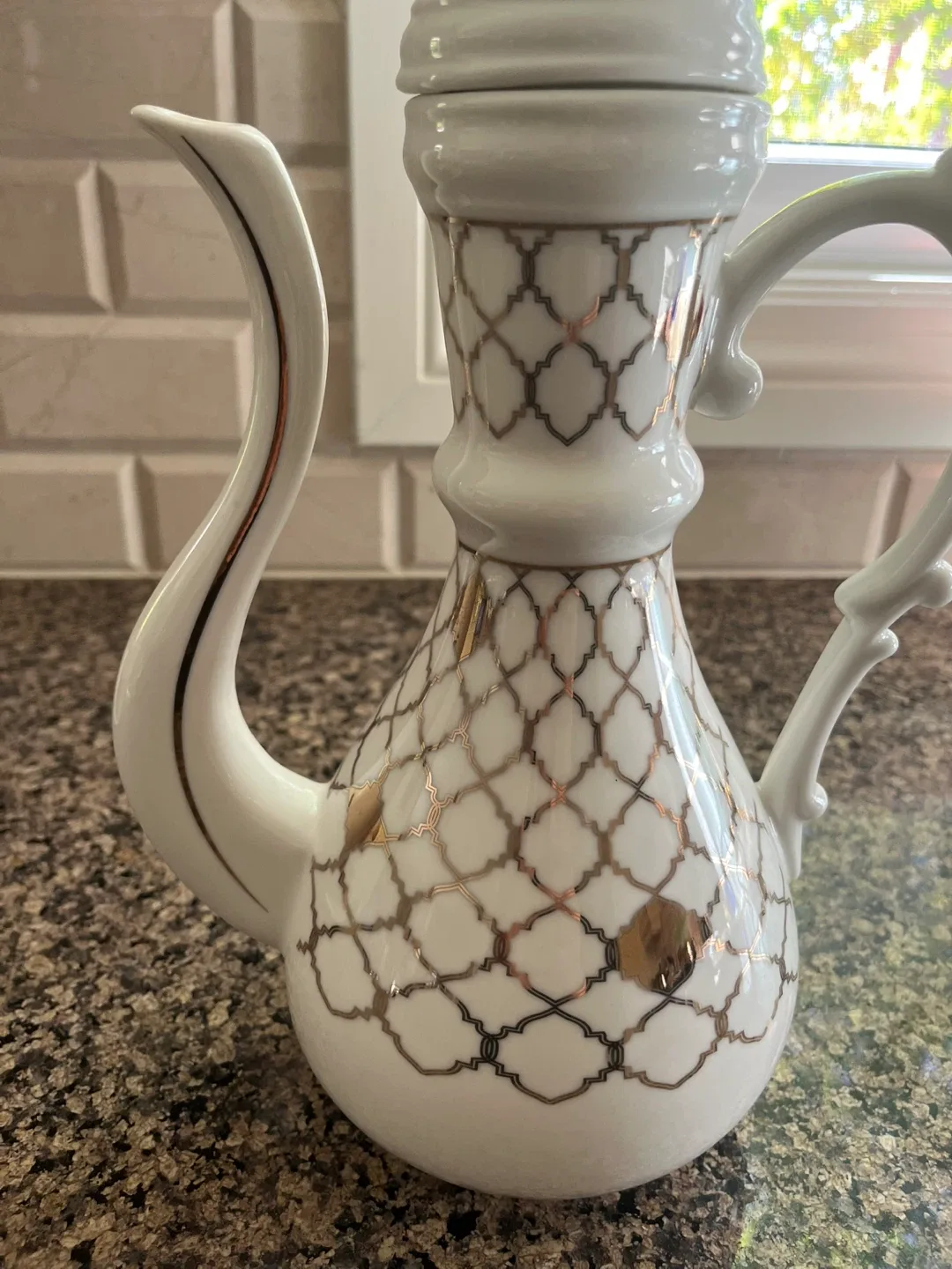 Serving White and Gold Teapot - Tea/Coffee image indicator(2)