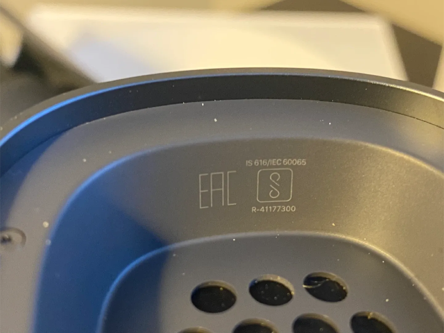 BUSTED Apple AirPods Max Space Gray image indicator(5)