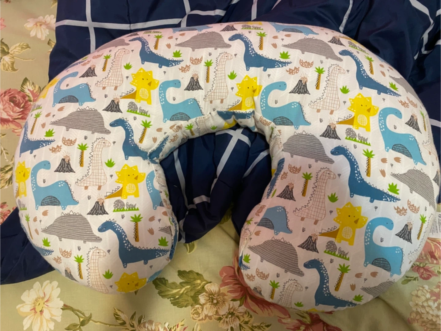 Alva Baby Nursing Pillow - Dinosaur Pattern - photo 2