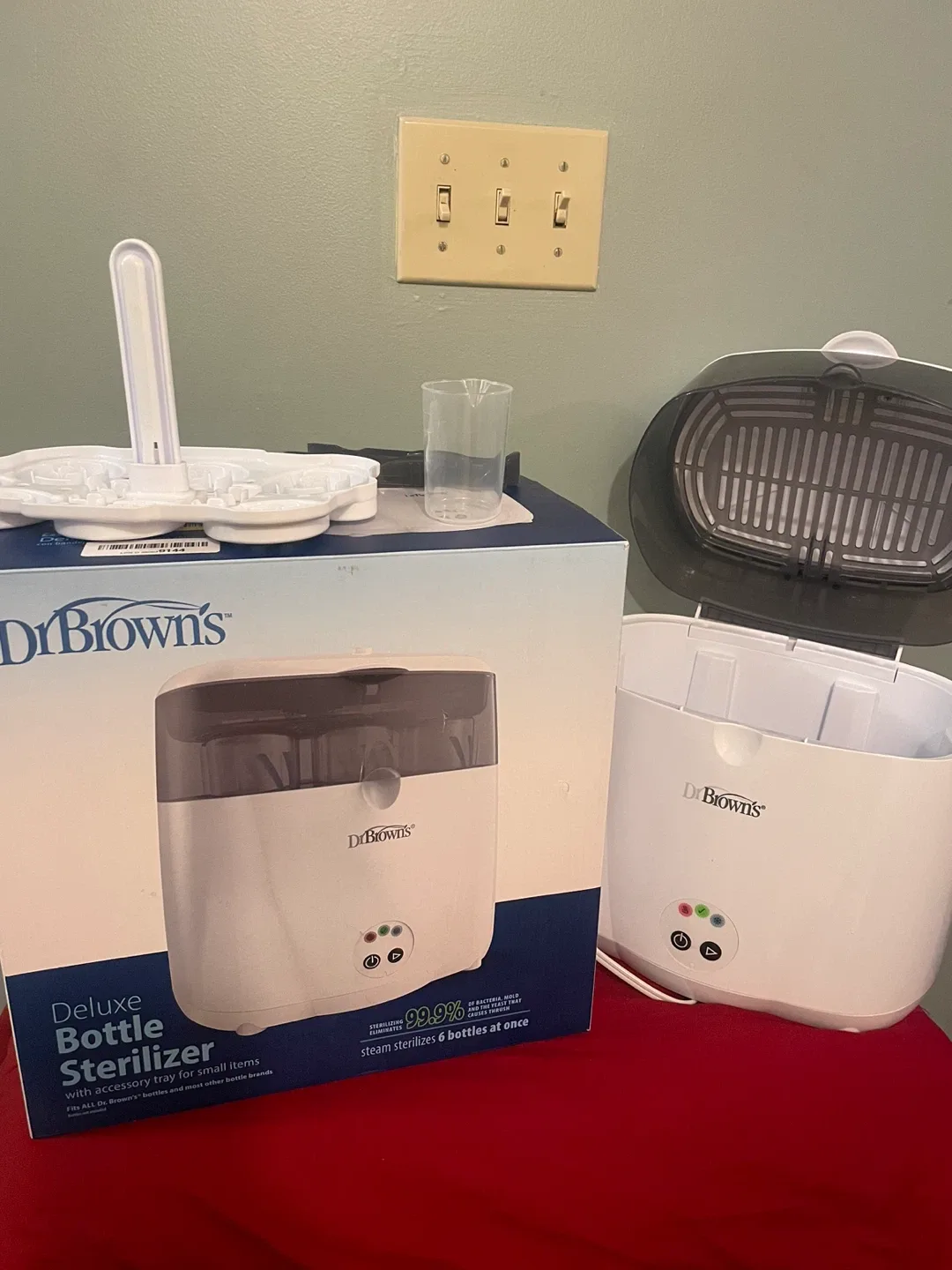 Dr. Brown's Deluxe Bottle Sterilizer - Like New! image indicator(2)