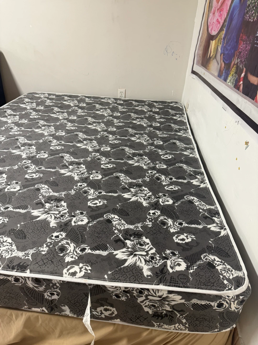 Queen Size Mattress - Like New! - photo 3