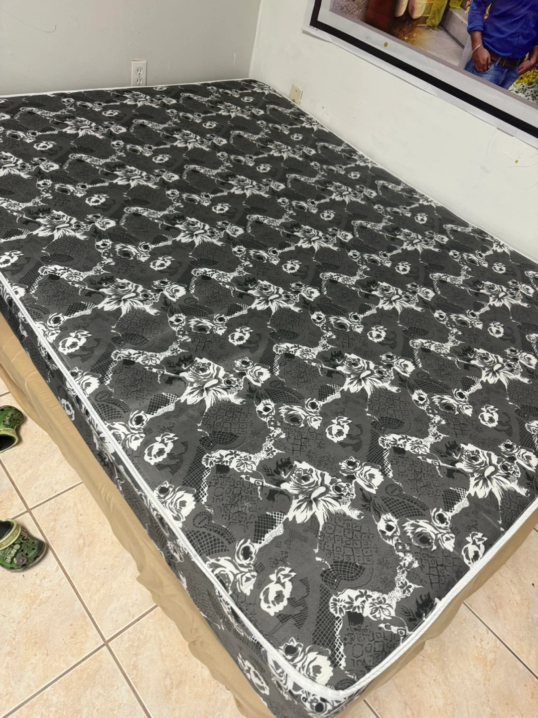 Queen Size Mattress - Like New! - photo 2