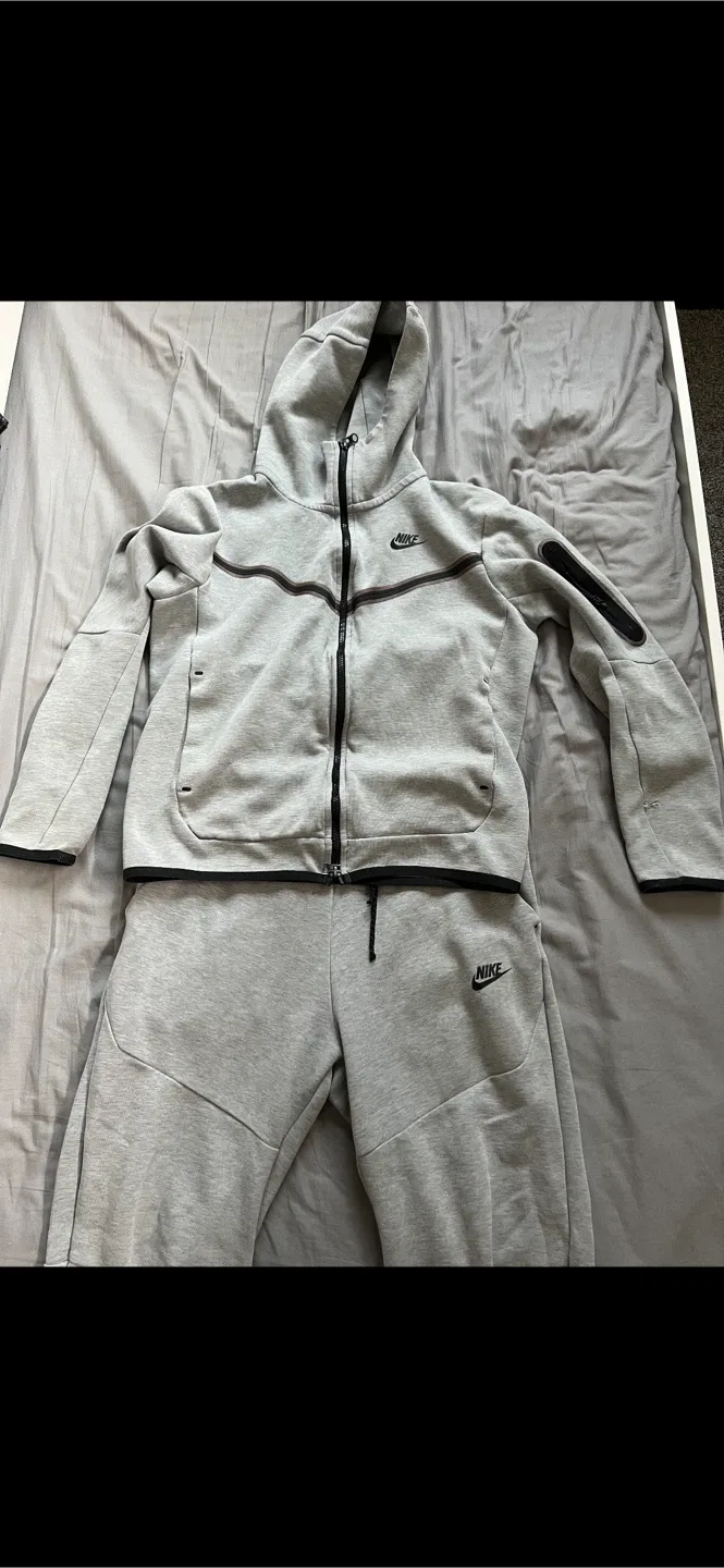 Nike Tech Fleece Grey Tracksuit