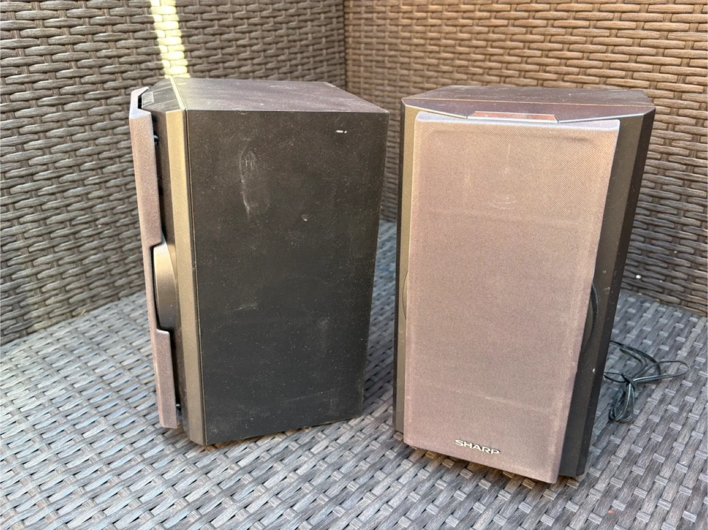 Sharp Speakers - Black image indicator(2)