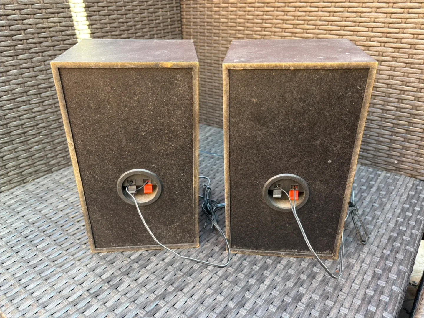 Sharp Speakers - Black image indicator(4)