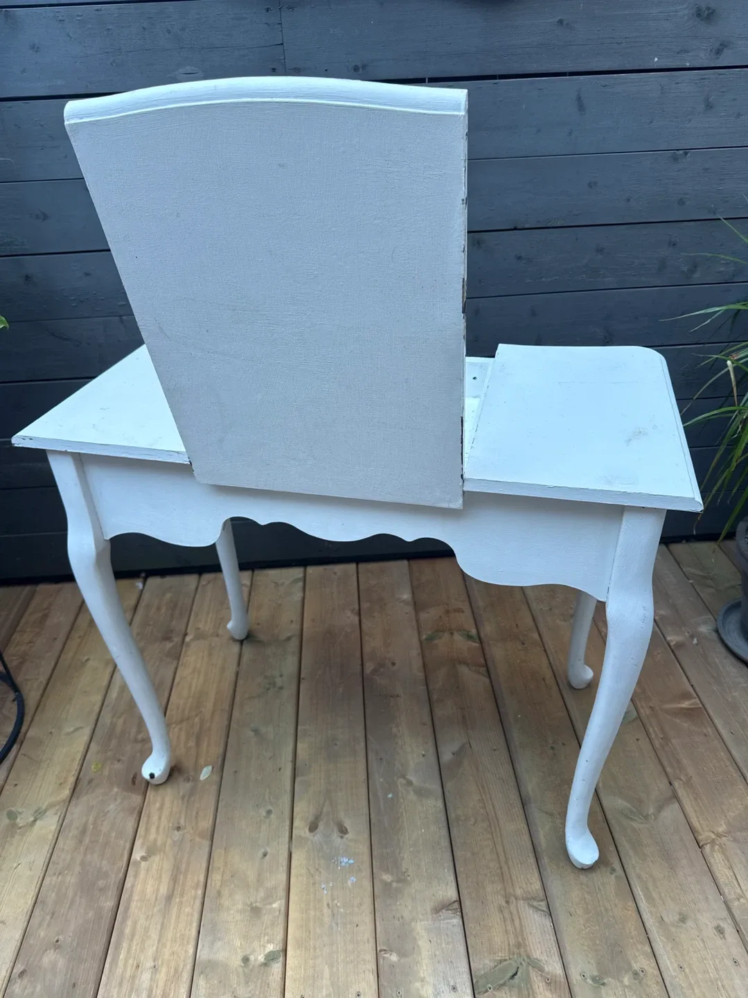 White Vanity Makeup Table with Mirror image indicator(3)