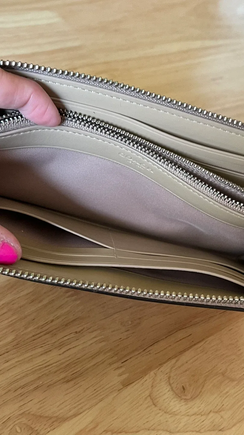 Coach Purse and Wallet Set image indicator(7)