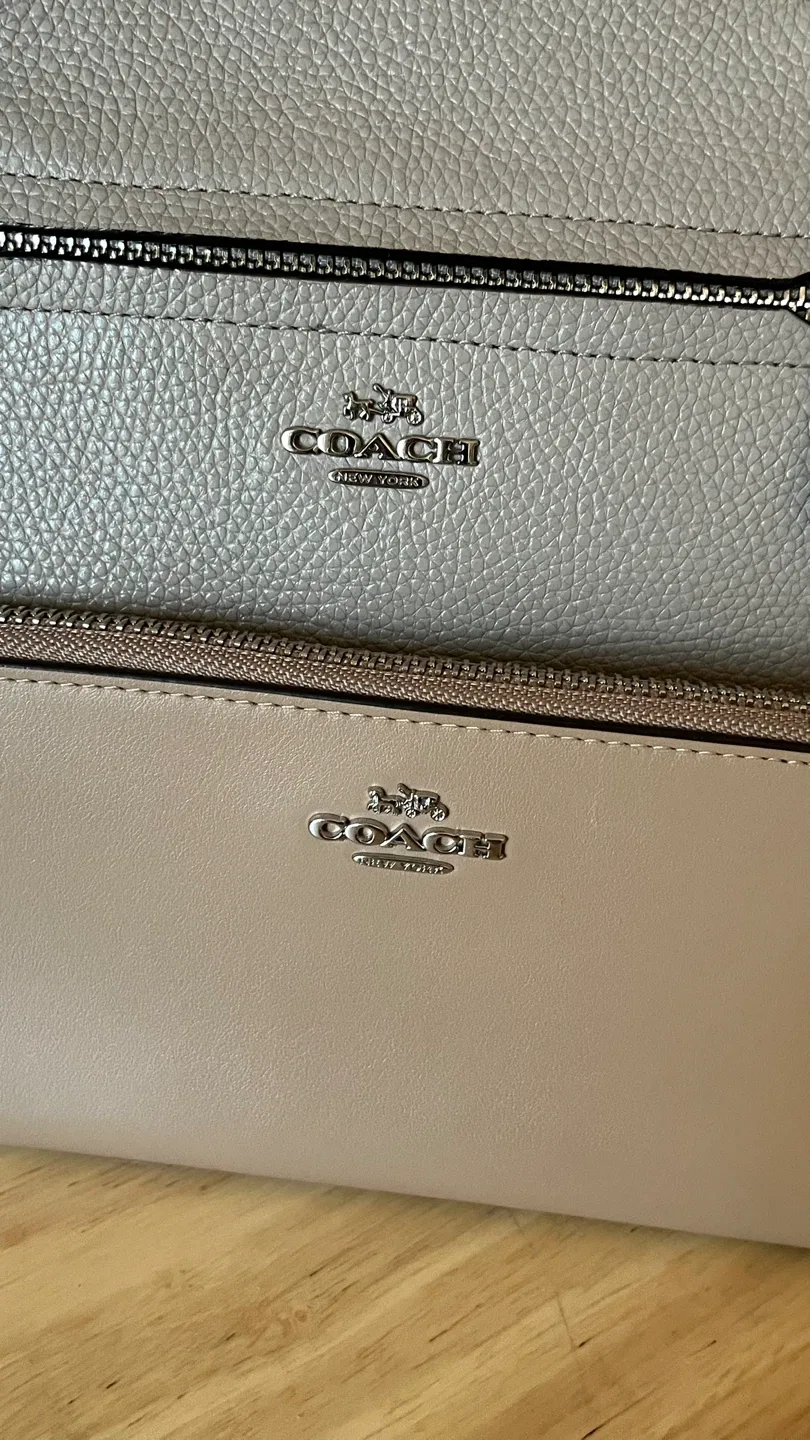 Coach Purse and Wallet Set image indicator(5)