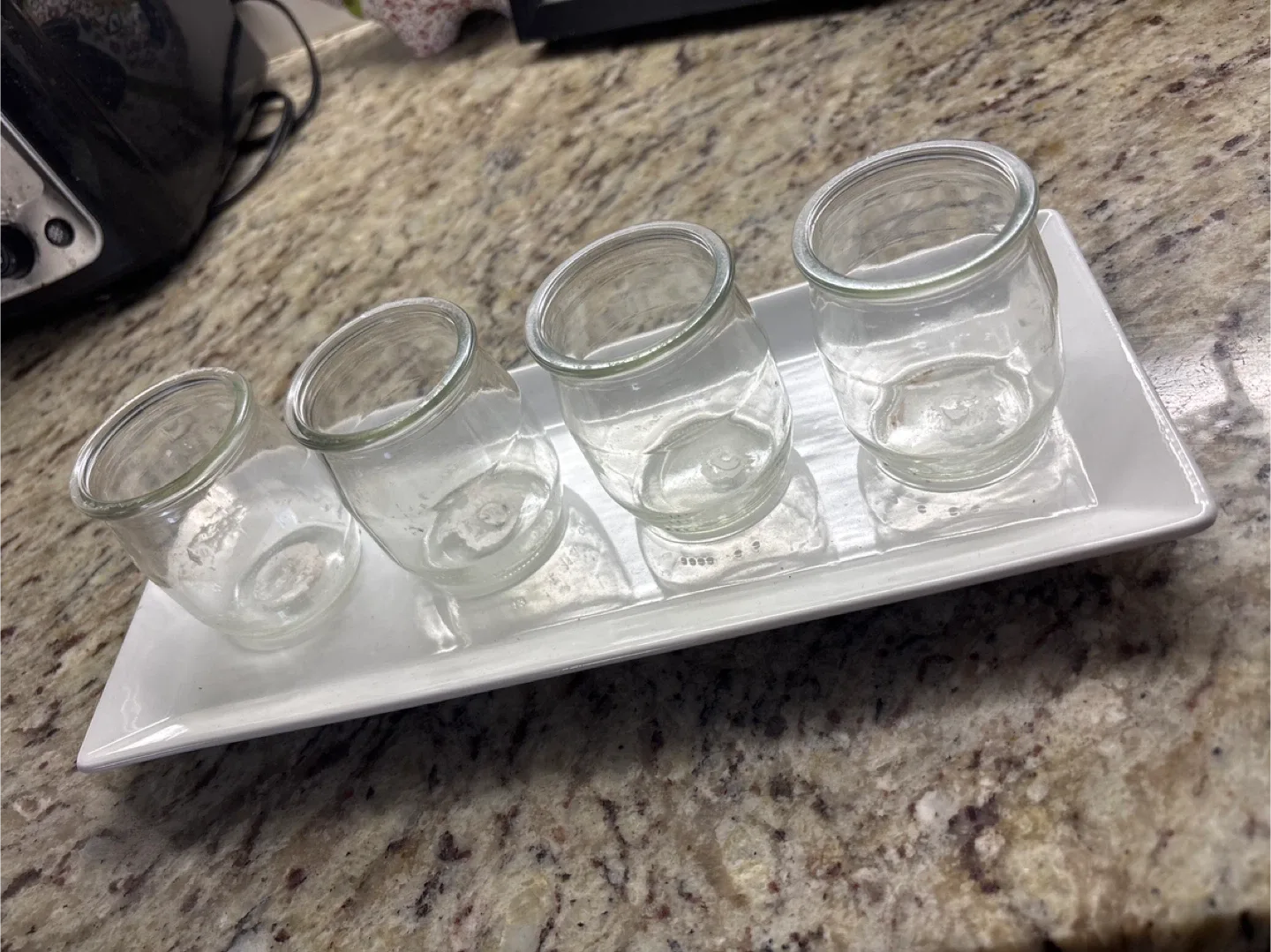 🥕 Set of 4 Glass Yogurt Jars with Tray