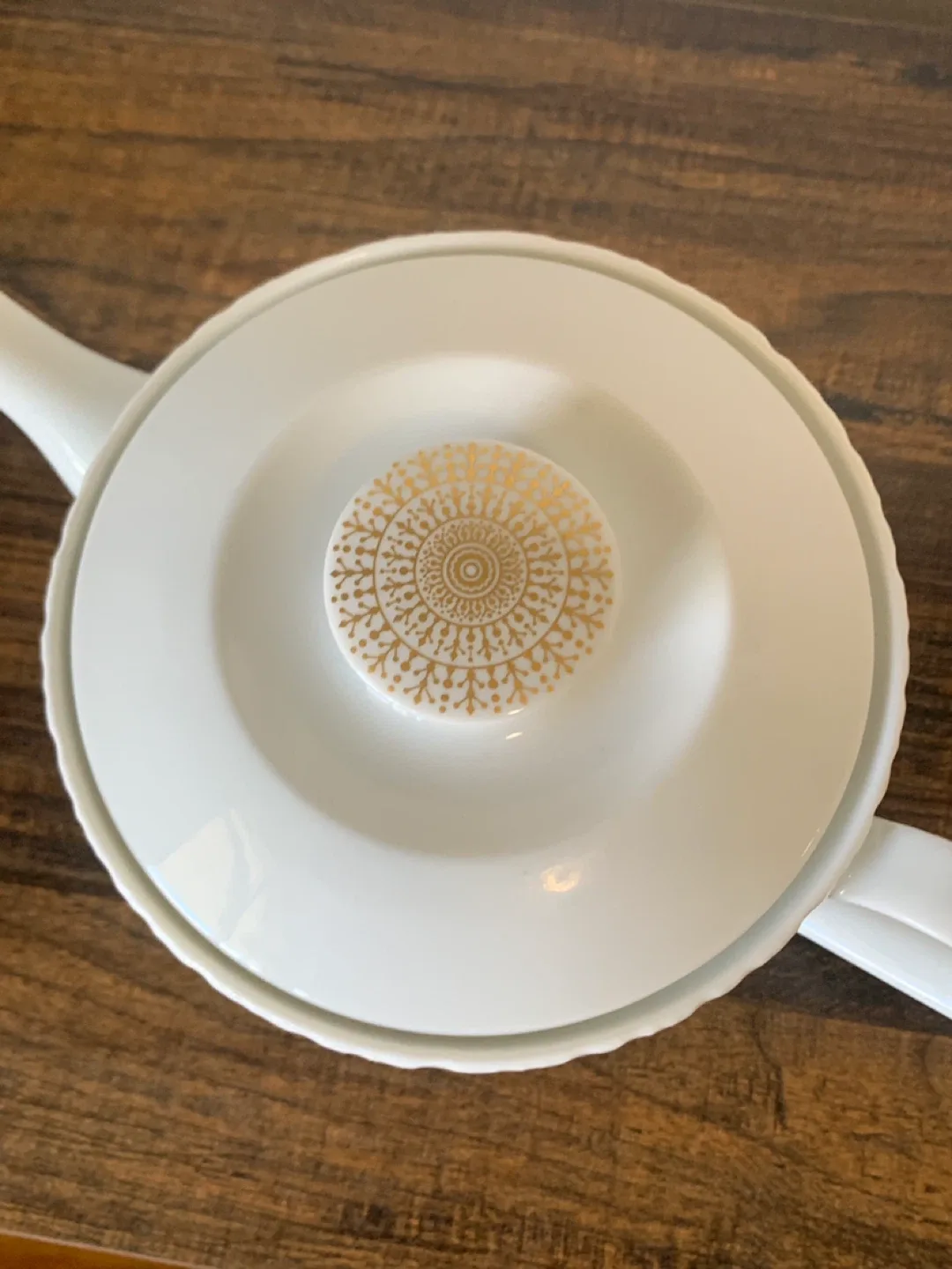 Vintage White Teapot image indicator(2)