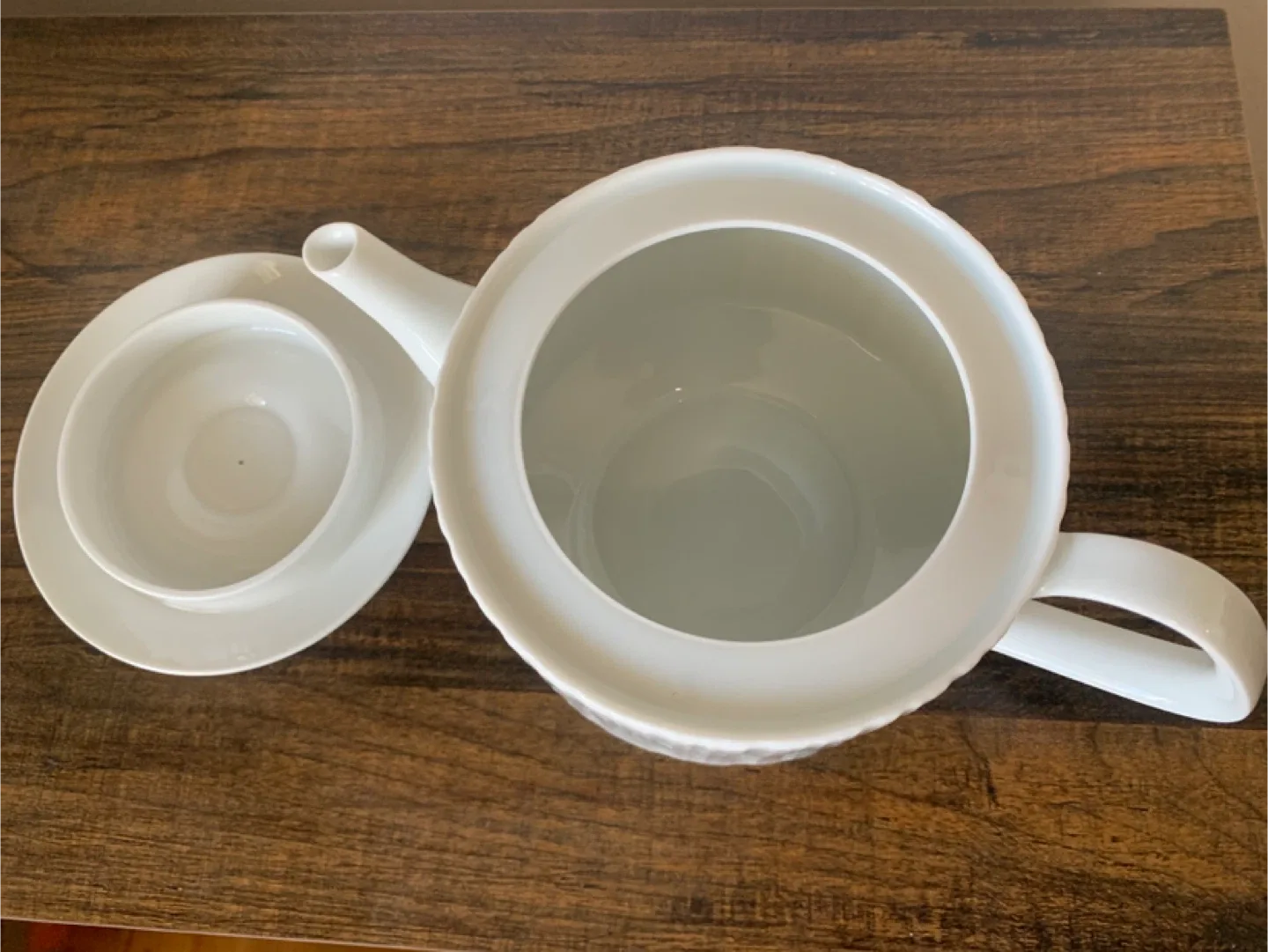 Vintage White Teapot image indicator(3)