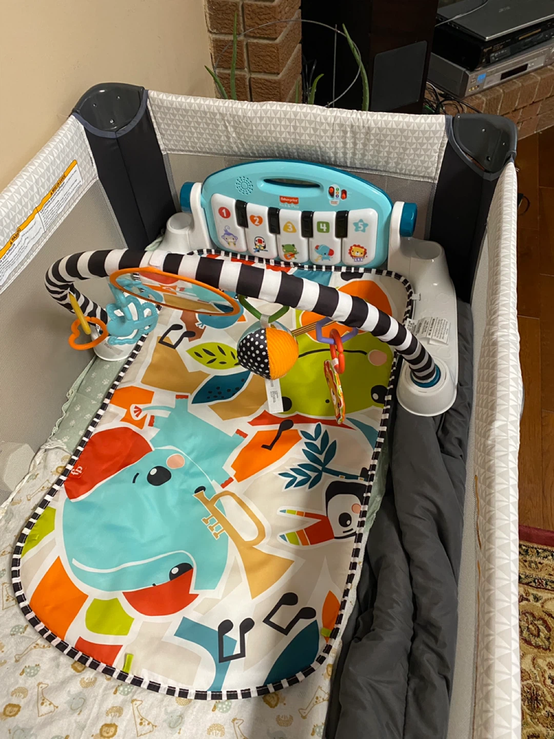 Fisher-Price Glow & Grow Kick & Play Piano