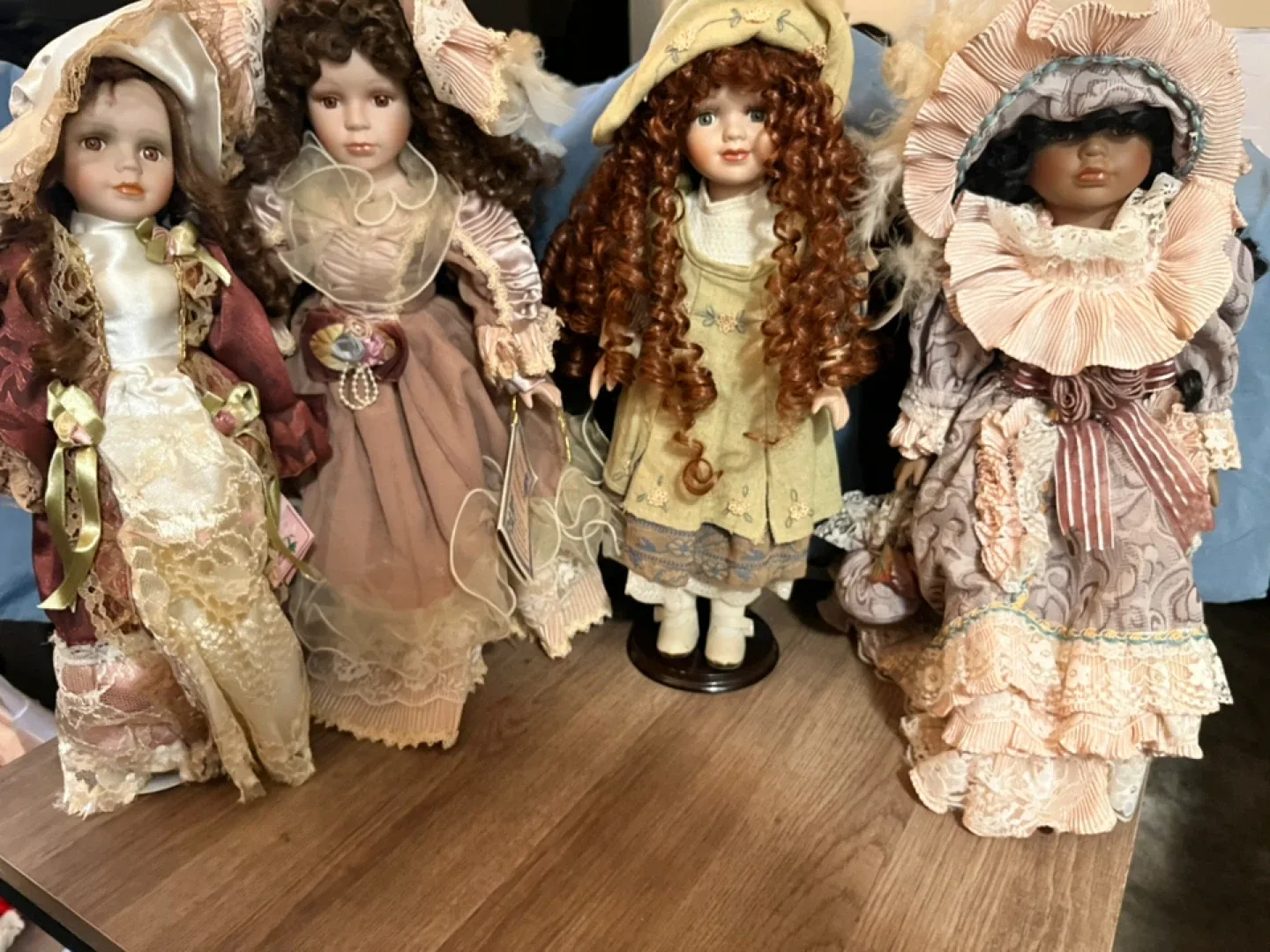 Collectible "Vanessa" Porcelain Doll image indicator(3)