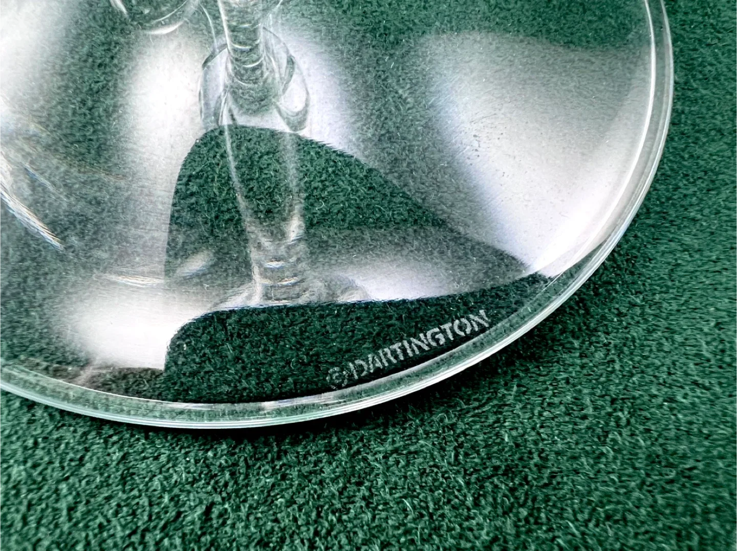 Pair Dartington large fine crystal glasses image indicator(4)