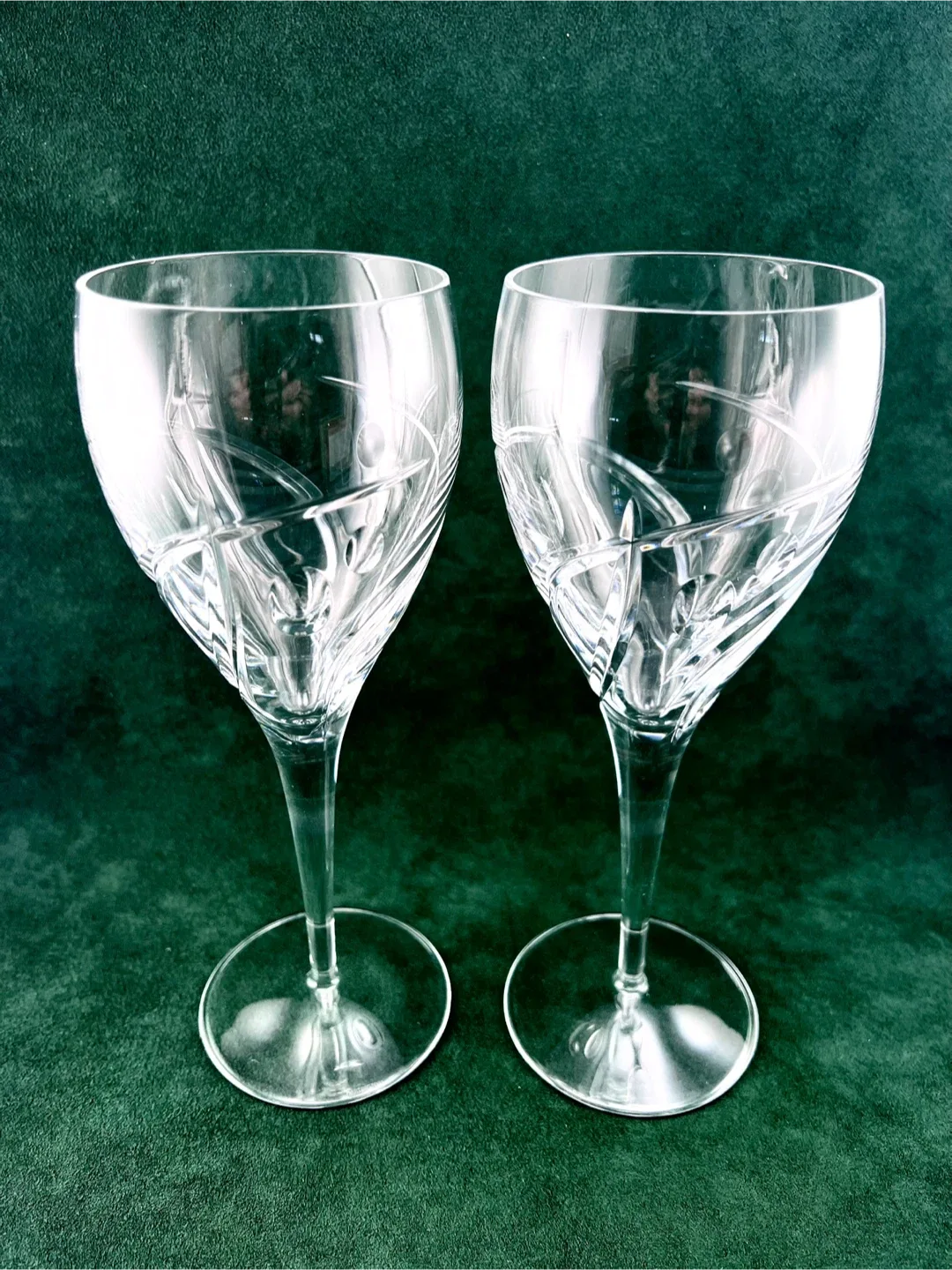 Pair Dartington large fine crystal glasses image indicator(2)