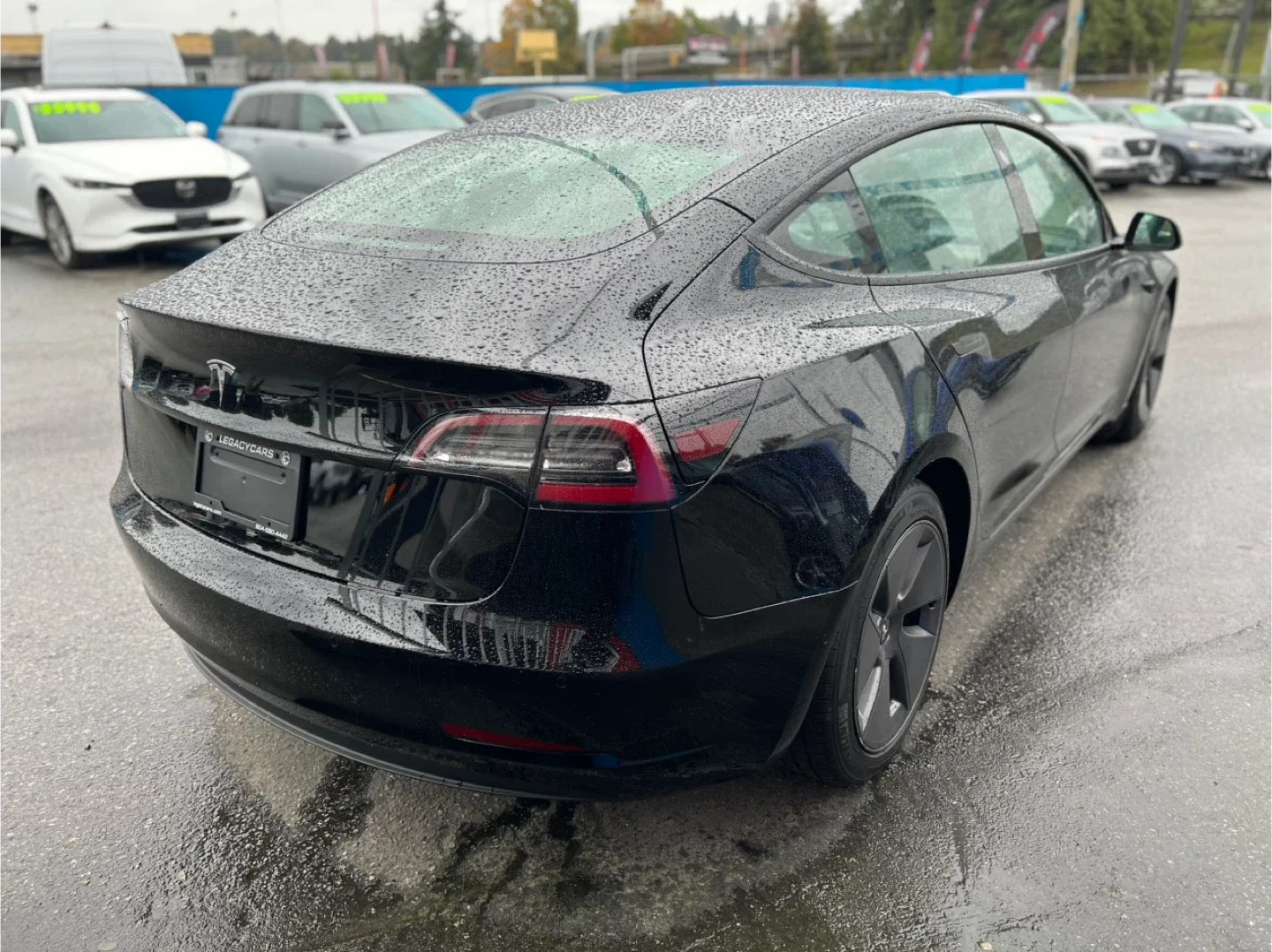 Tesla Model 3 - Black image indicator(4)