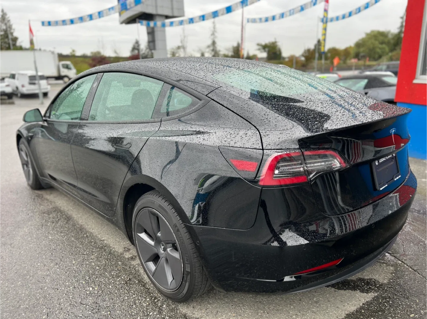 Tesla Model 3 - Black image indicator(5)