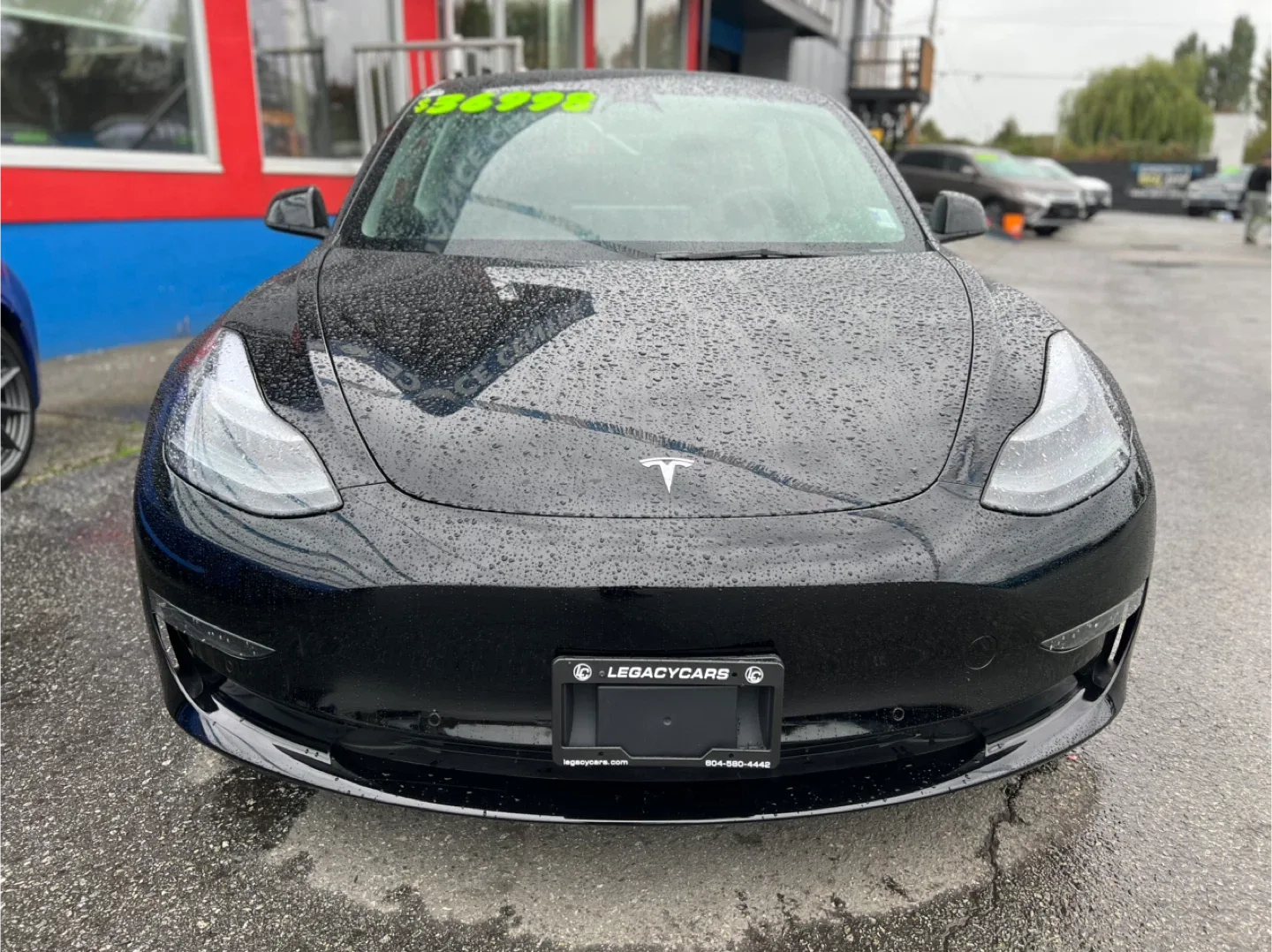 Tesla Model 3 - Black image indicator(2)