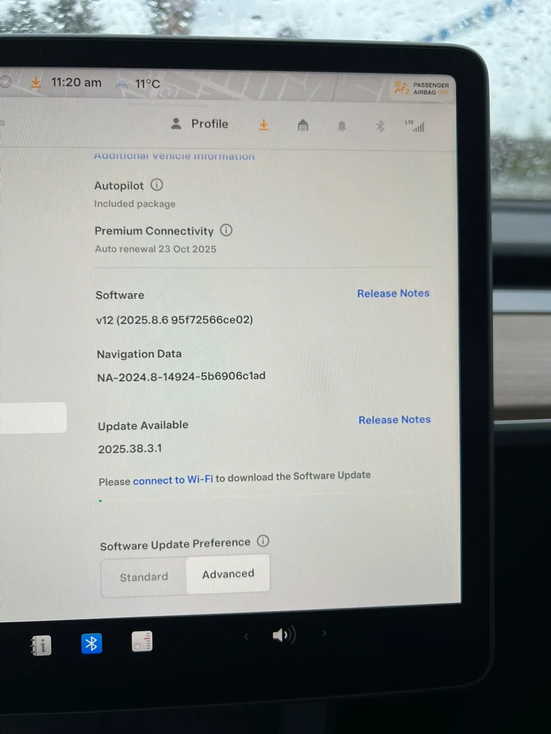 Tesla Model 3 - Black image indicator(10)