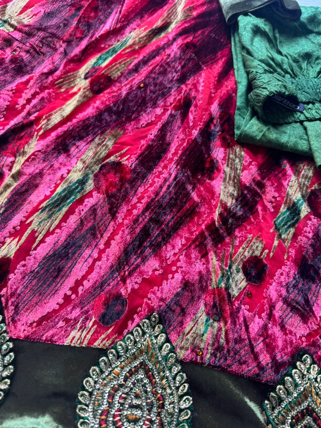 2pcs velvet Red and Green A line Dress image indicator(2)