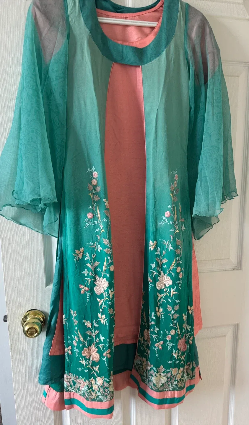 Embroidered Green & Peach Salwar Kameez 3pcs image indicator(3)