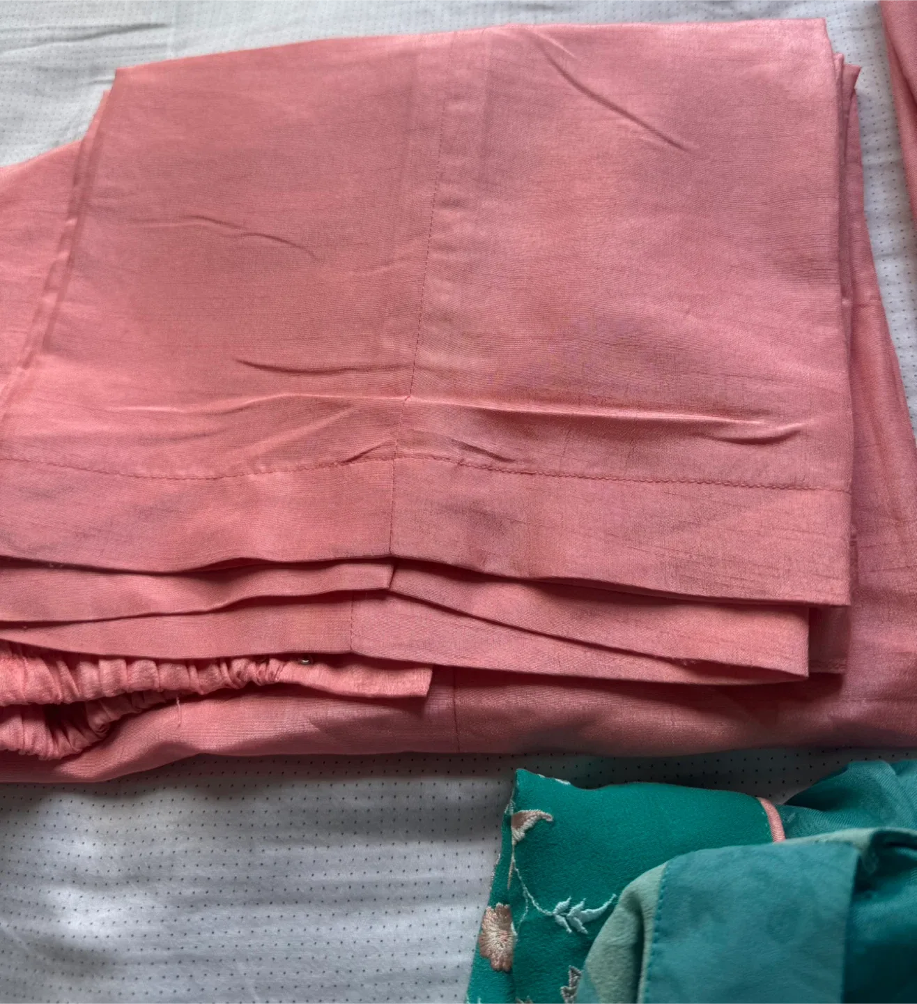 Embroidered Green & Peach Salwar Kameez 3pcs image indicator(7)