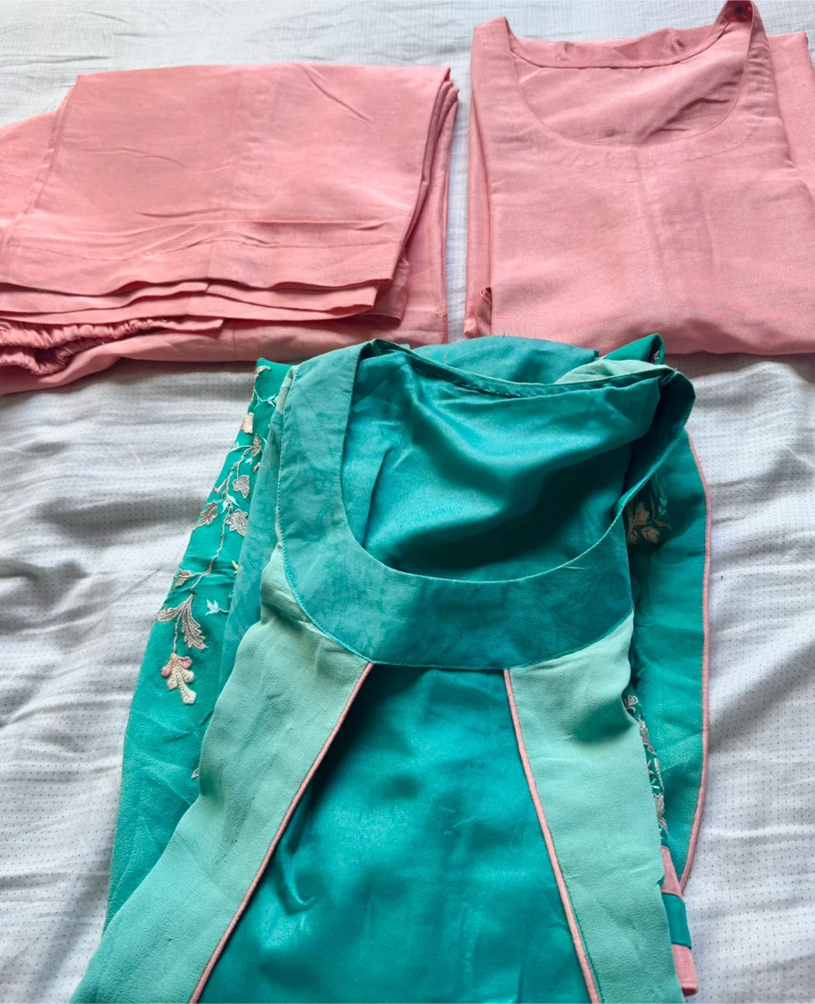 Embroidered Green & Peach Salwar Kameez 3pcs image indicator(9)