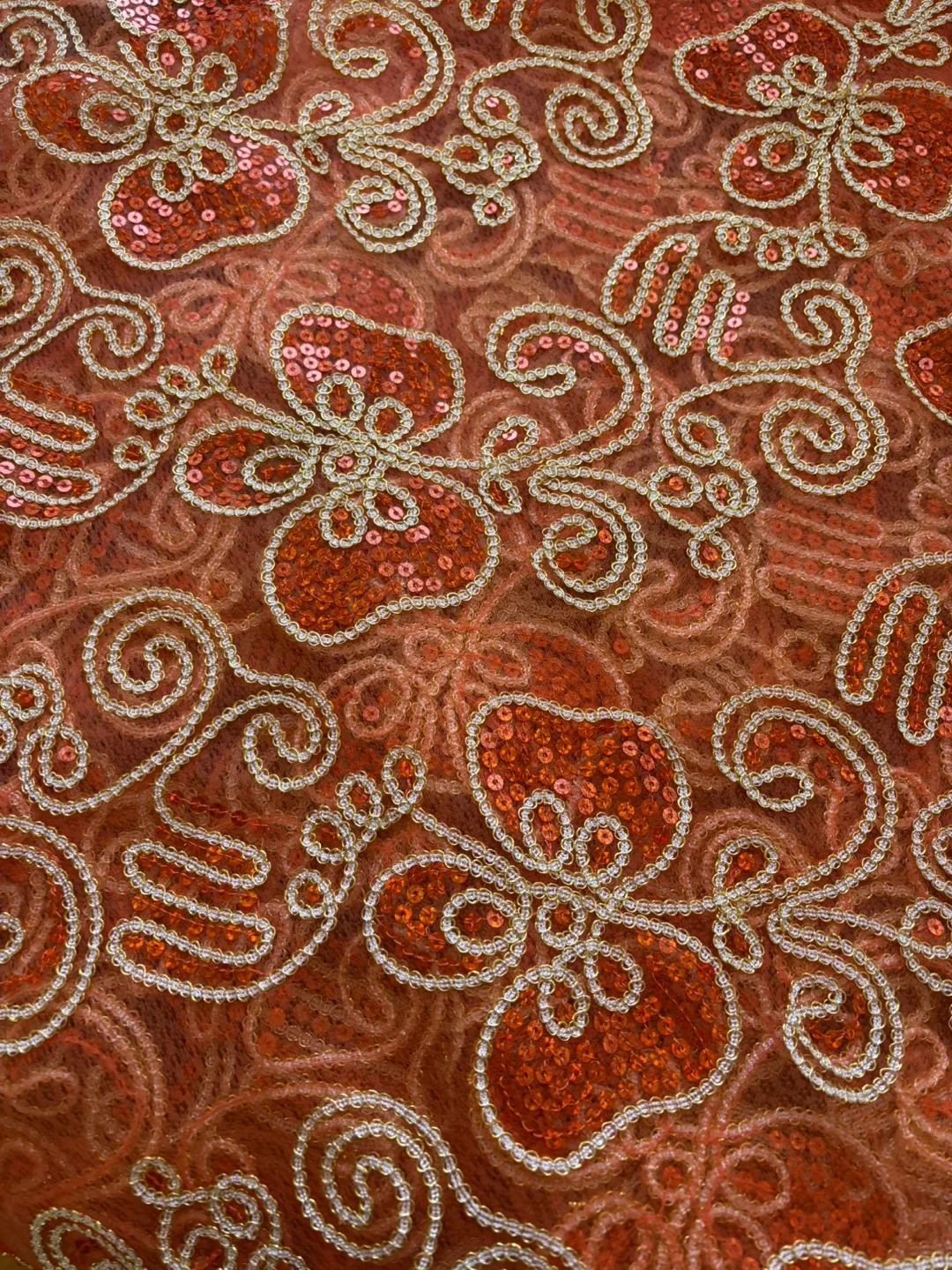 Table runner  Embroidered image indicator(2)