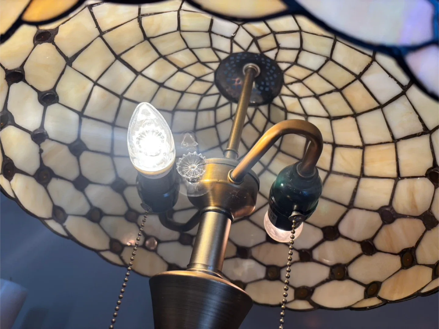 Stained Glass Table Lamp image indicator(2)