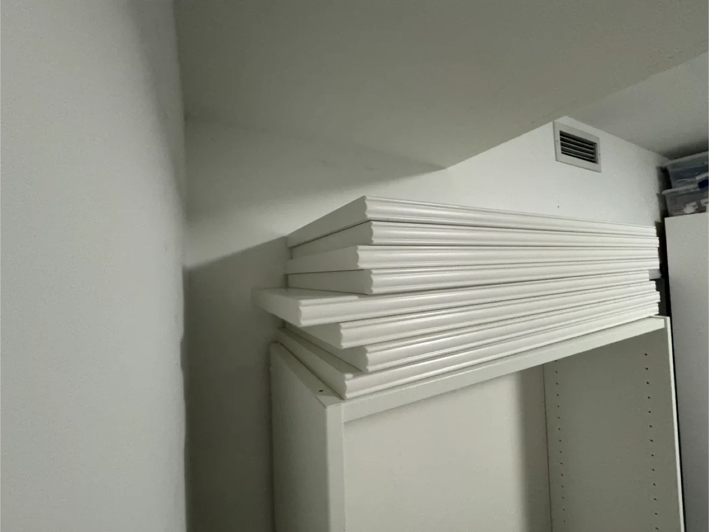 8 SETS of IKEA white shelves and brackets image indicator(4)