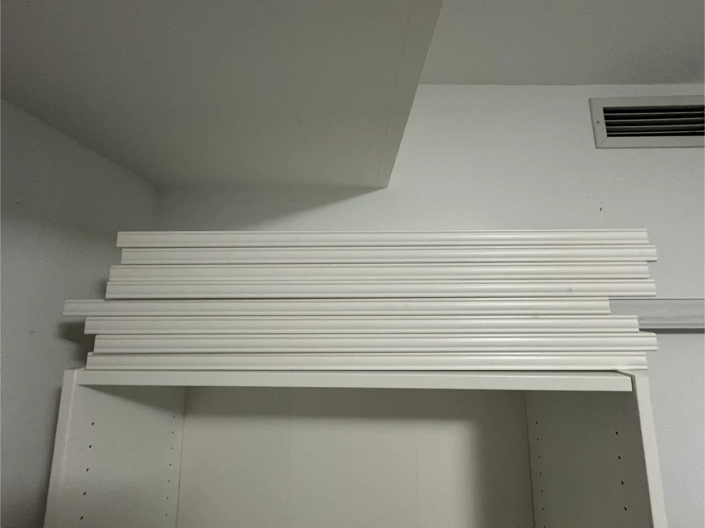 8 SETS of IKEA white shelves and brackets image indicator(2)