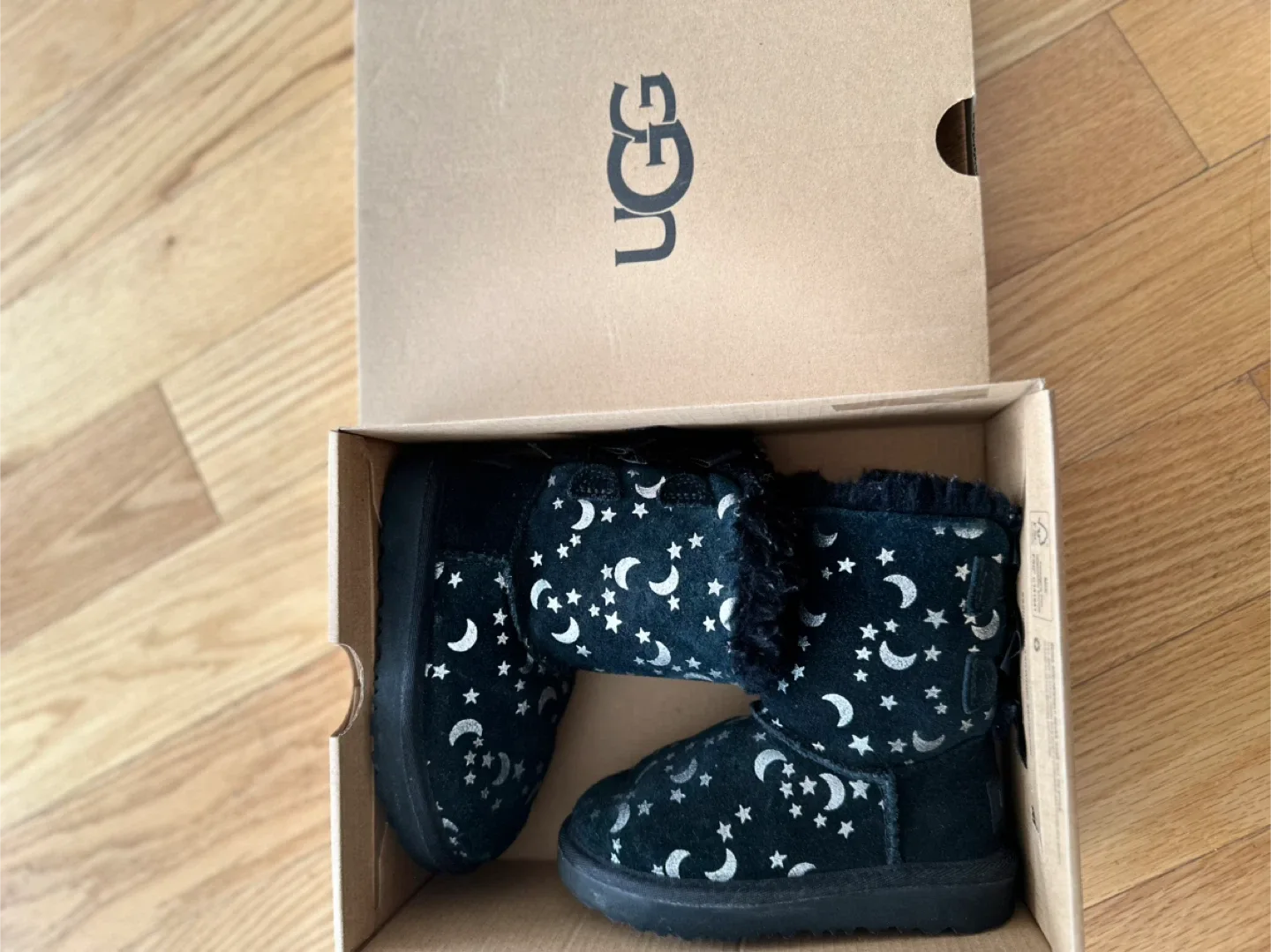 Ugg Bailey Bow - Moon and Stars Edition thumbnail