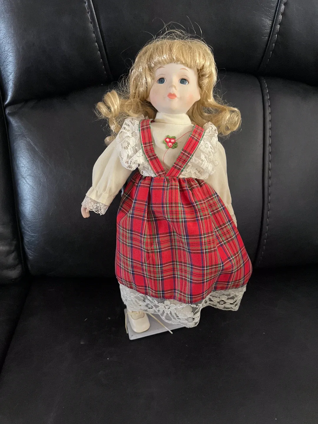 Porcelain Dolls image indicator(2)