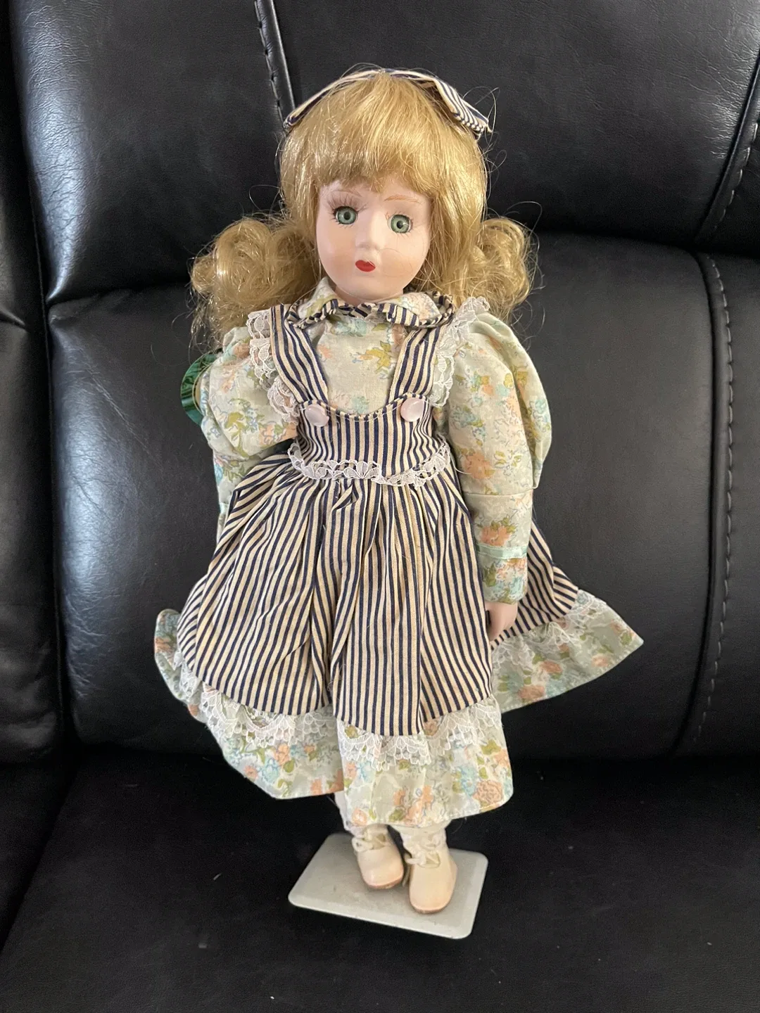 Porcelain Dolls image indicator(3)