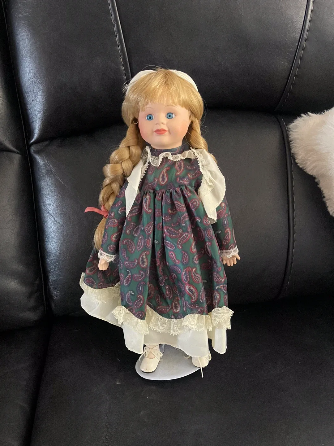 Porcelain Dolls image indicator(4)