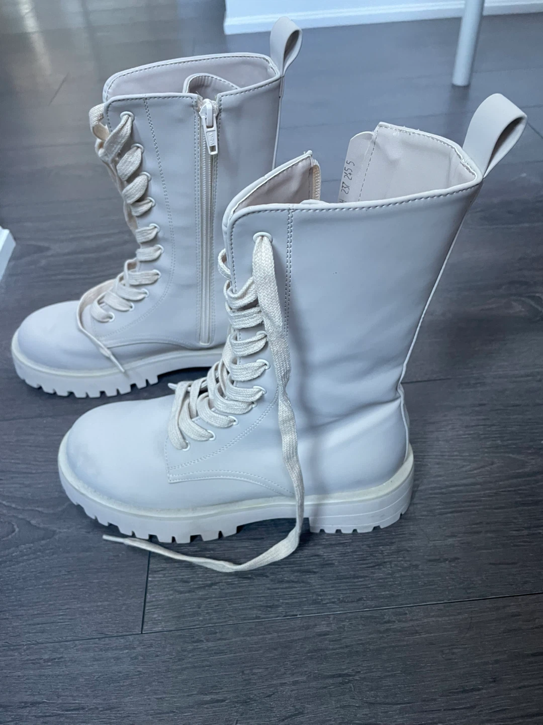 White Lace-Up Boots - Size 39 - photo 2