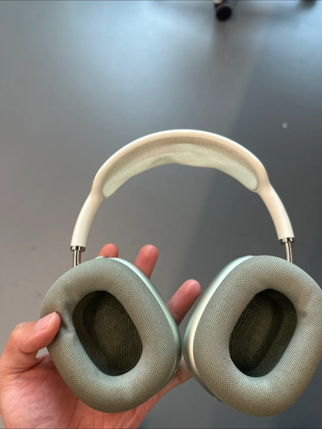 Apple AirPods Max image indicator(2)