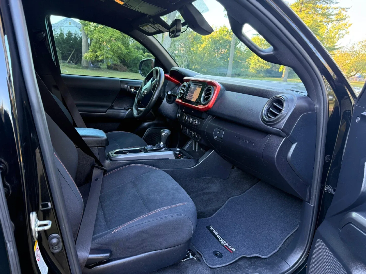 Toyota Tacoma TRD Sport Black image indicator(6)