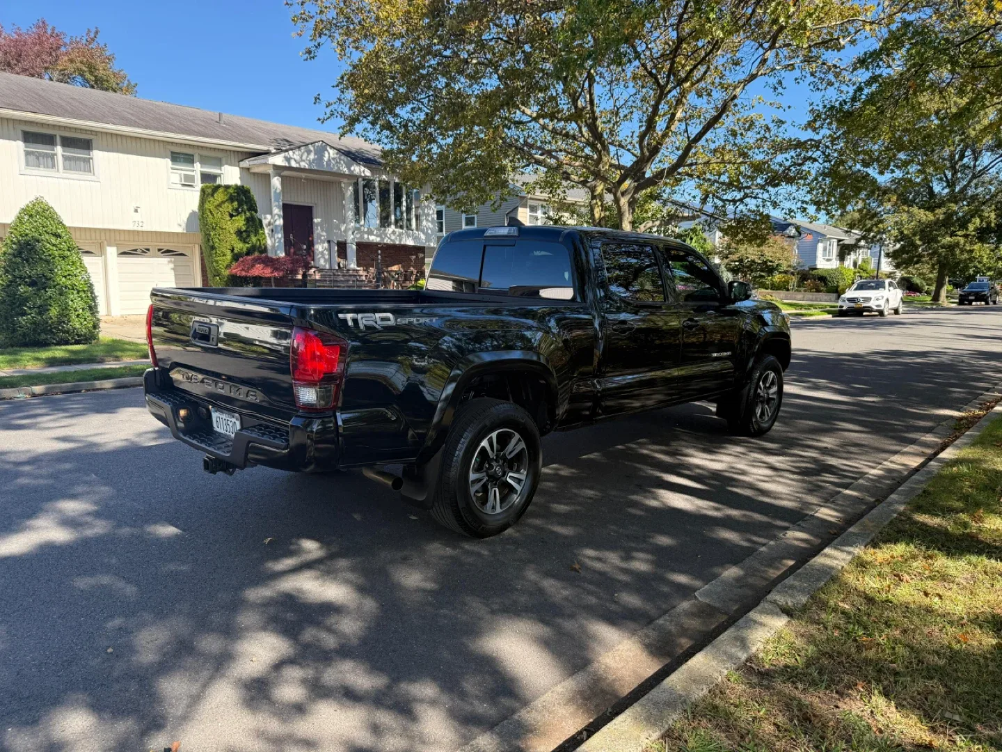 Toyota Tacoma TRD Sport Black image indicator(3)