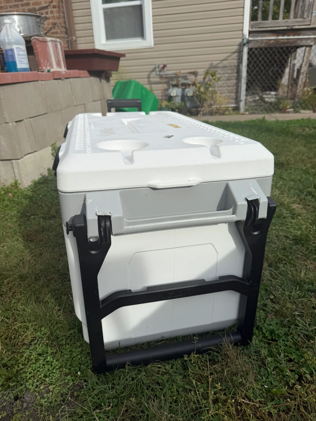 Igloo Latitude 90 Roller Cooler - White - photo 3