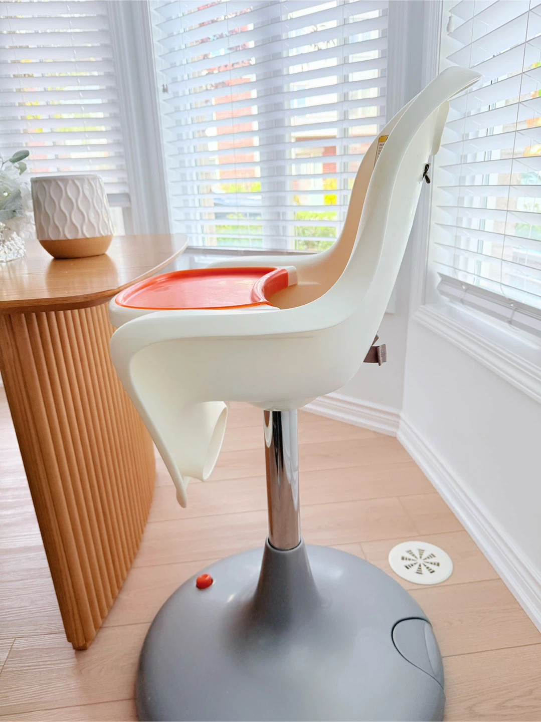 High Chair - photo 3