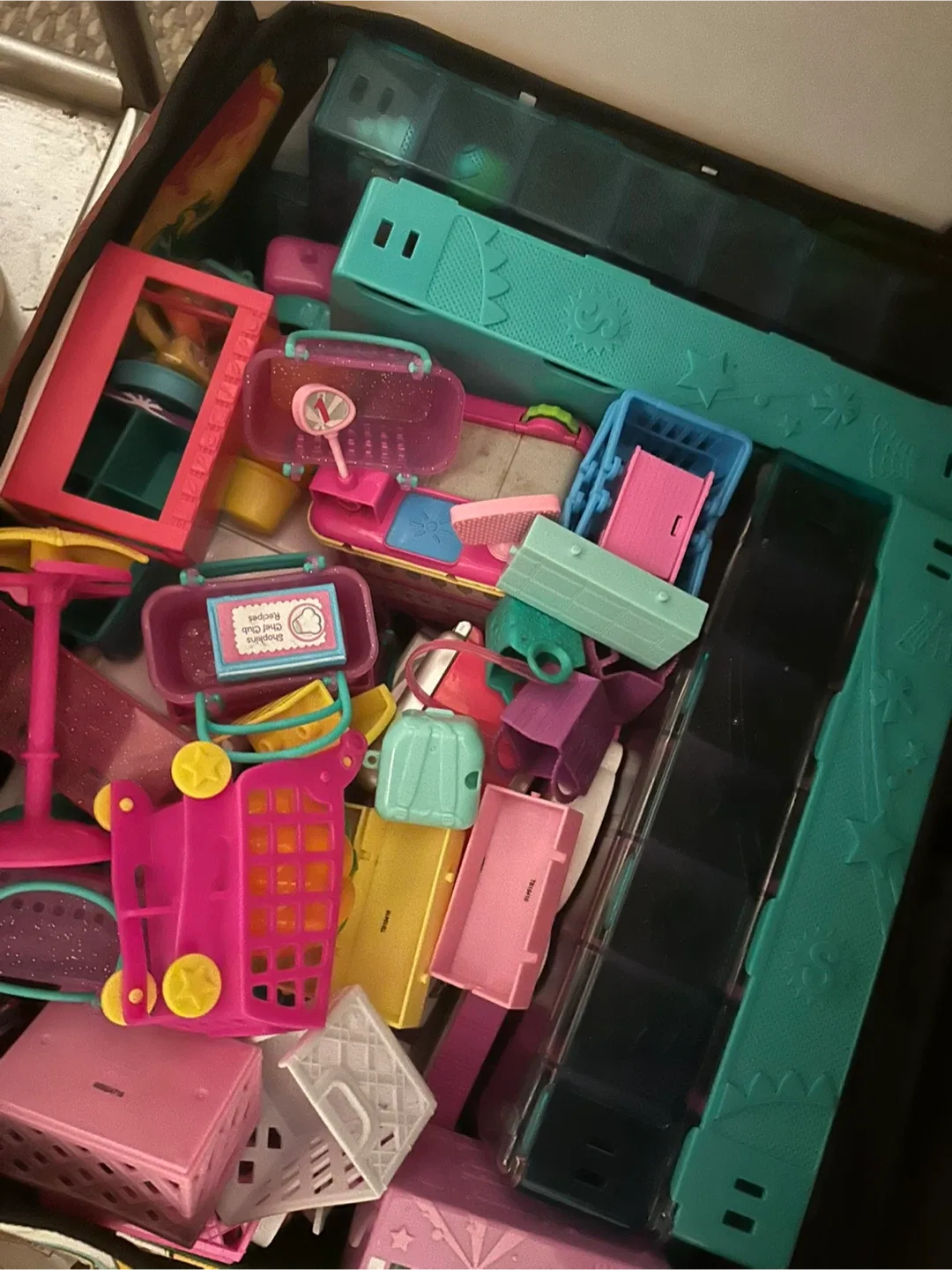 Shopkins Fruit & Veg Stand Playset image indicator(2)