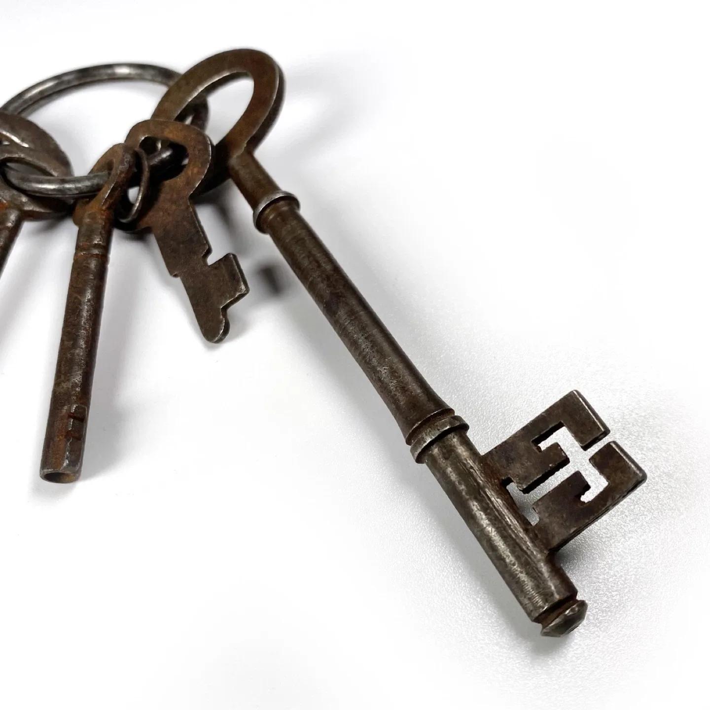 Ring of Old Skeleton Keys image indicator(4)