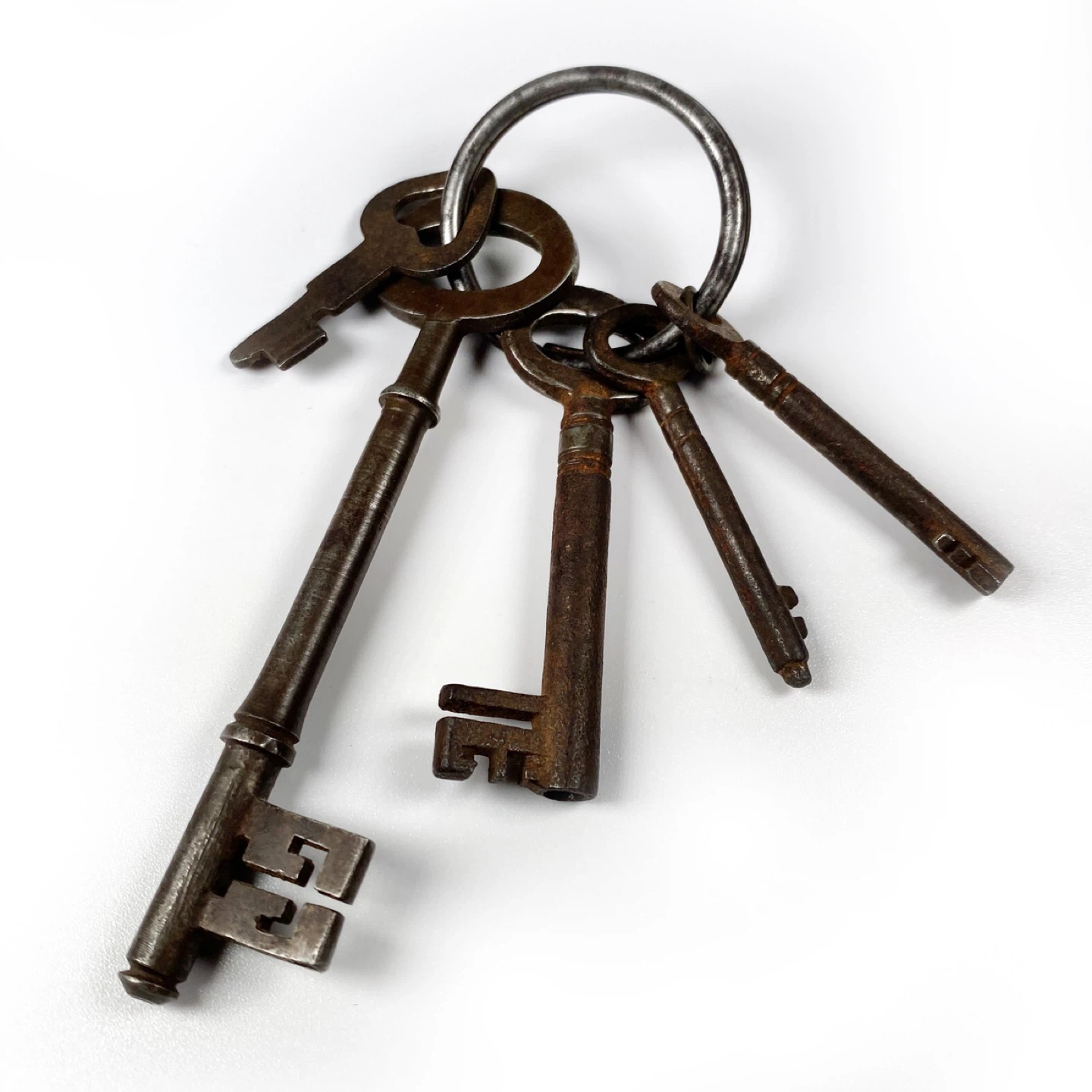 Ring of Old Skeleton Keys