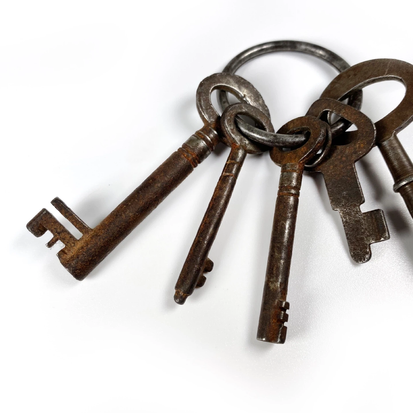 Ring of Old Skeleton Keys - photo 3