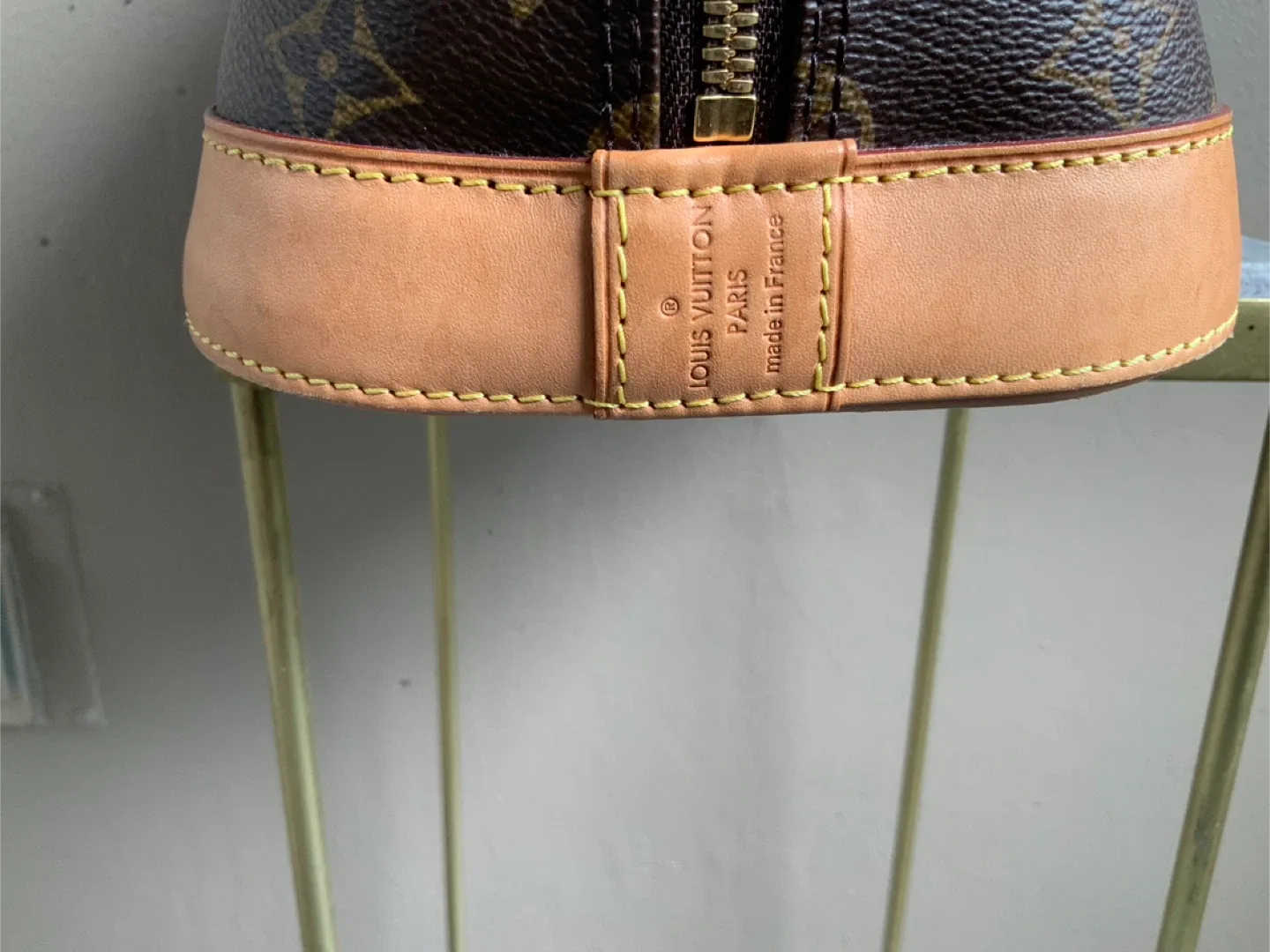 Louis Vuitton Alma Handbag image indicator(8)