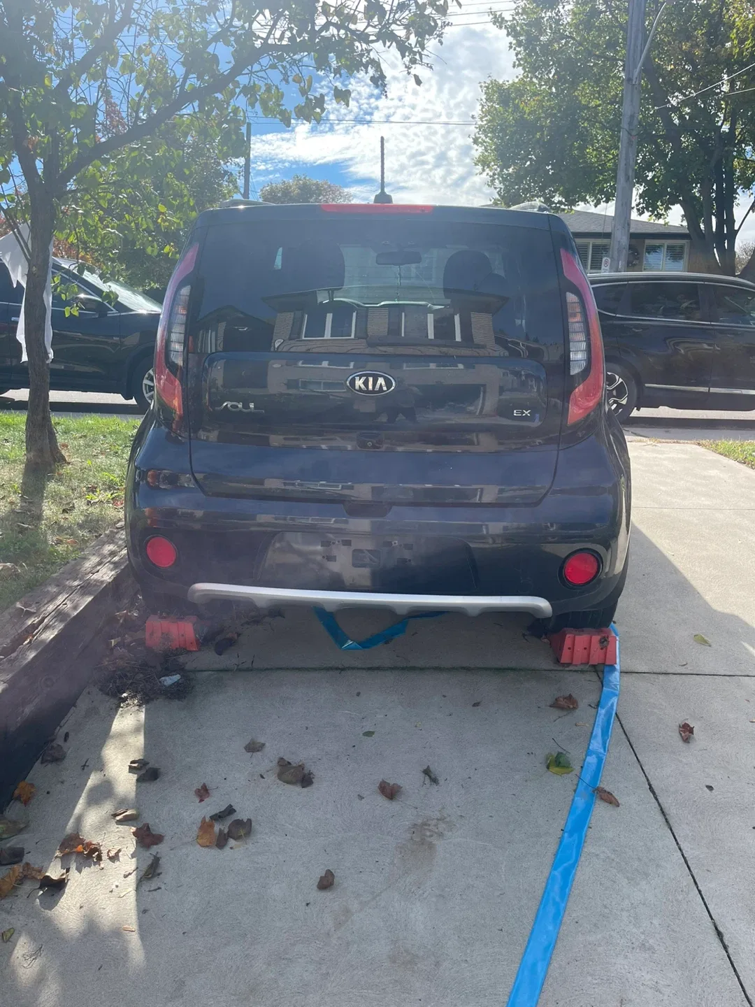 2017 Kia Soul EX - Dark Blue - as is - needs an engine image indicator(4)