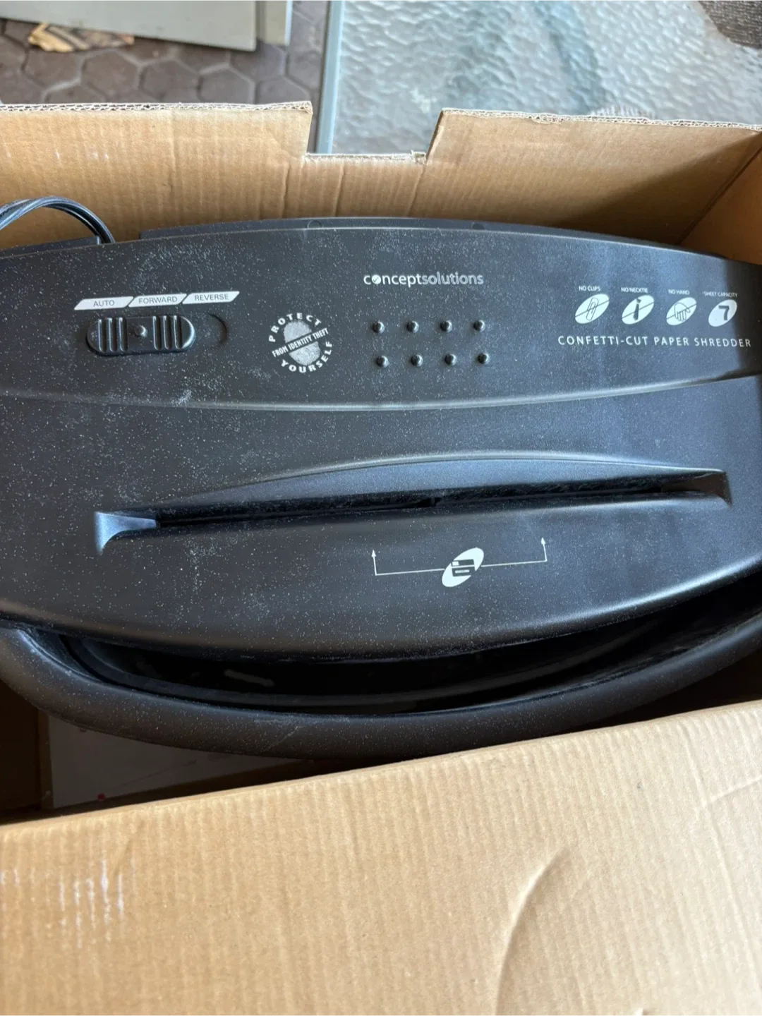 Concept Solutions Confetti-Cut Paper Shredder image indicator(2)