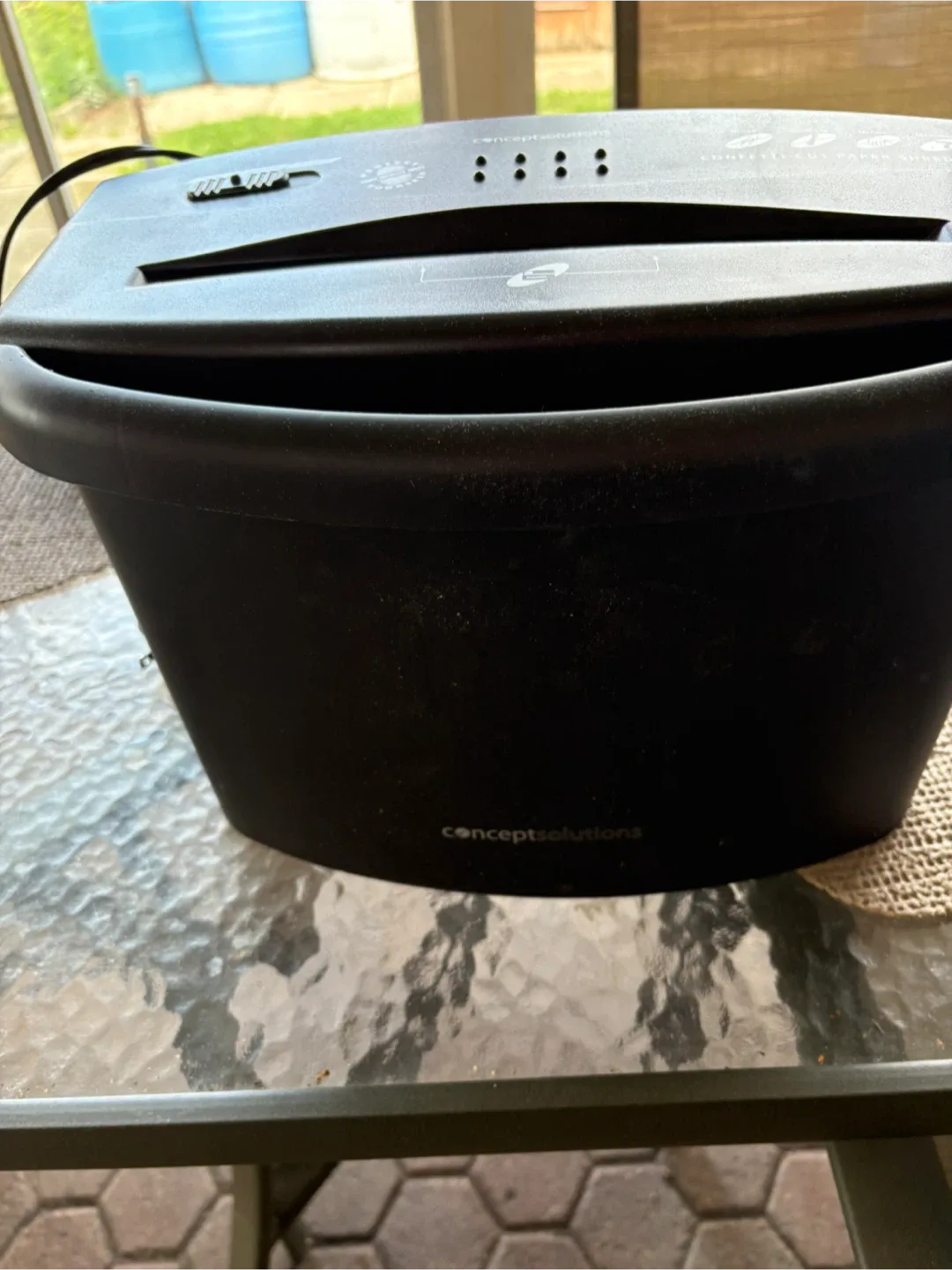 Concept Solutions Confetti-Cut Paper Shredder image indicator(3)