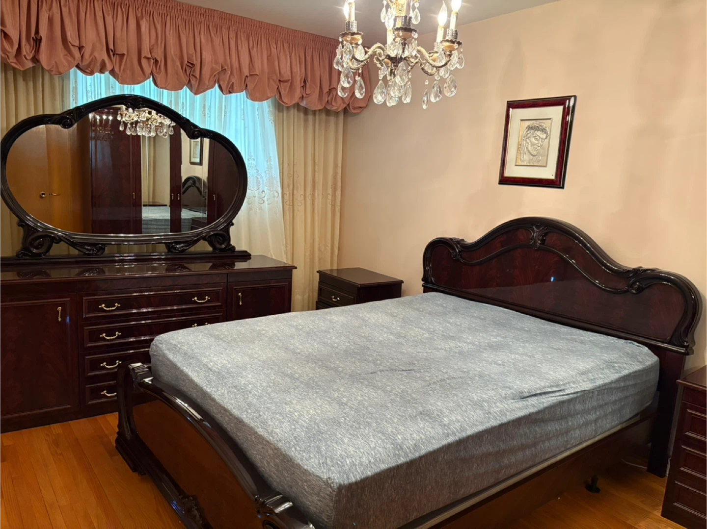Antique Style Bedroom Set